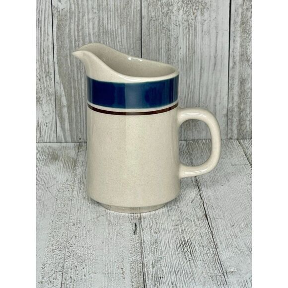Vintage CAROUSEL STONEWARE 802 BLUE JAPAN Creamer - Picture 1 of 7